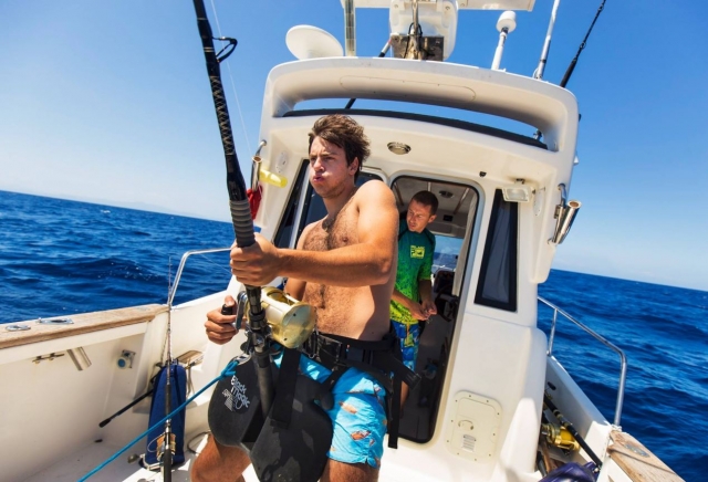  Pêcheur sur le bateau à Denia 